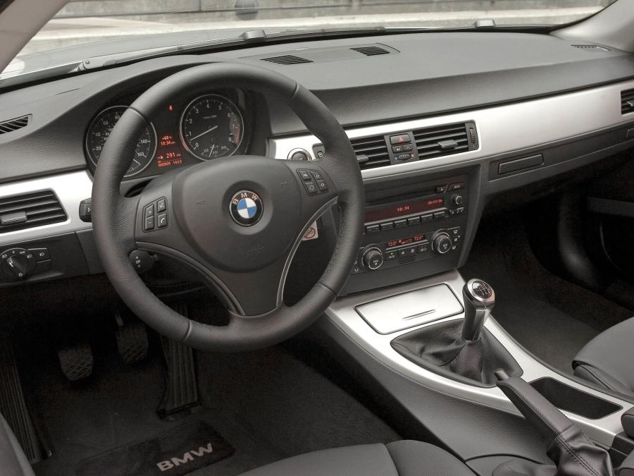  BMW 328i Coupe 2006 года  (US) (фото 4 из 13)
